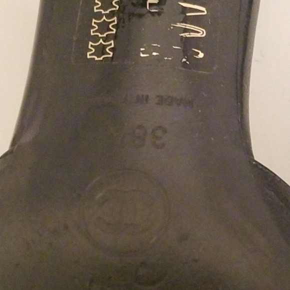 SOLD! Chanel Leather Mules Heels CC Logo 8 7.5 - Picture 8 of 12